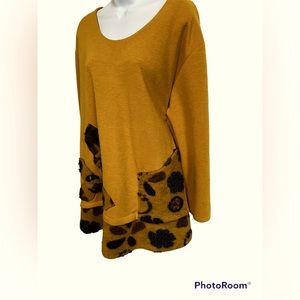 🛑SOLD🛑 Gorgeous European Boutique Tunic - 16
